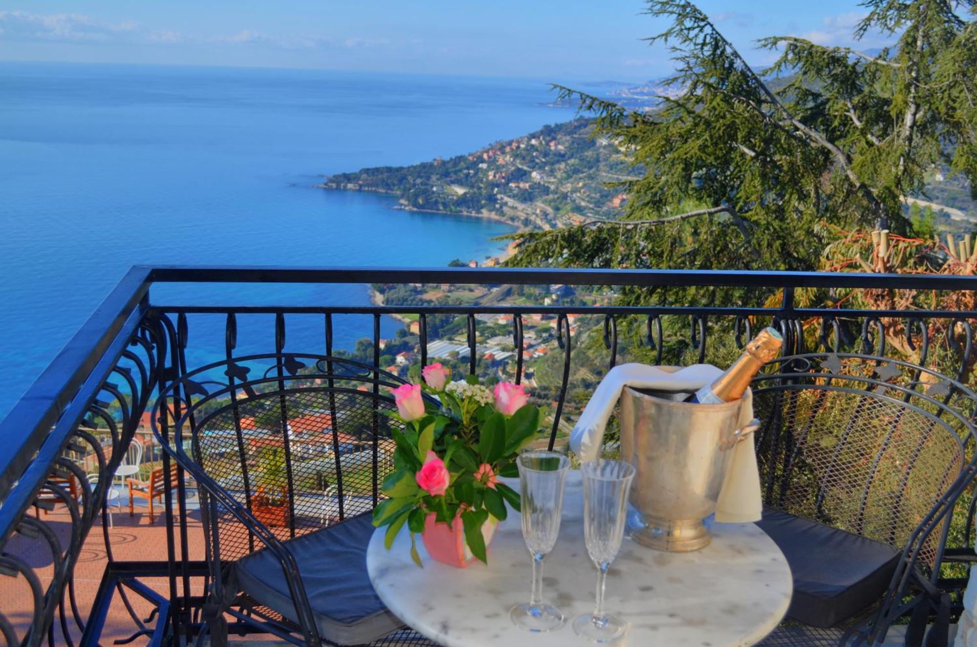 La Riserva Di Castel D'Appio- Charme & Relax Ventimiglia Luaran gambar