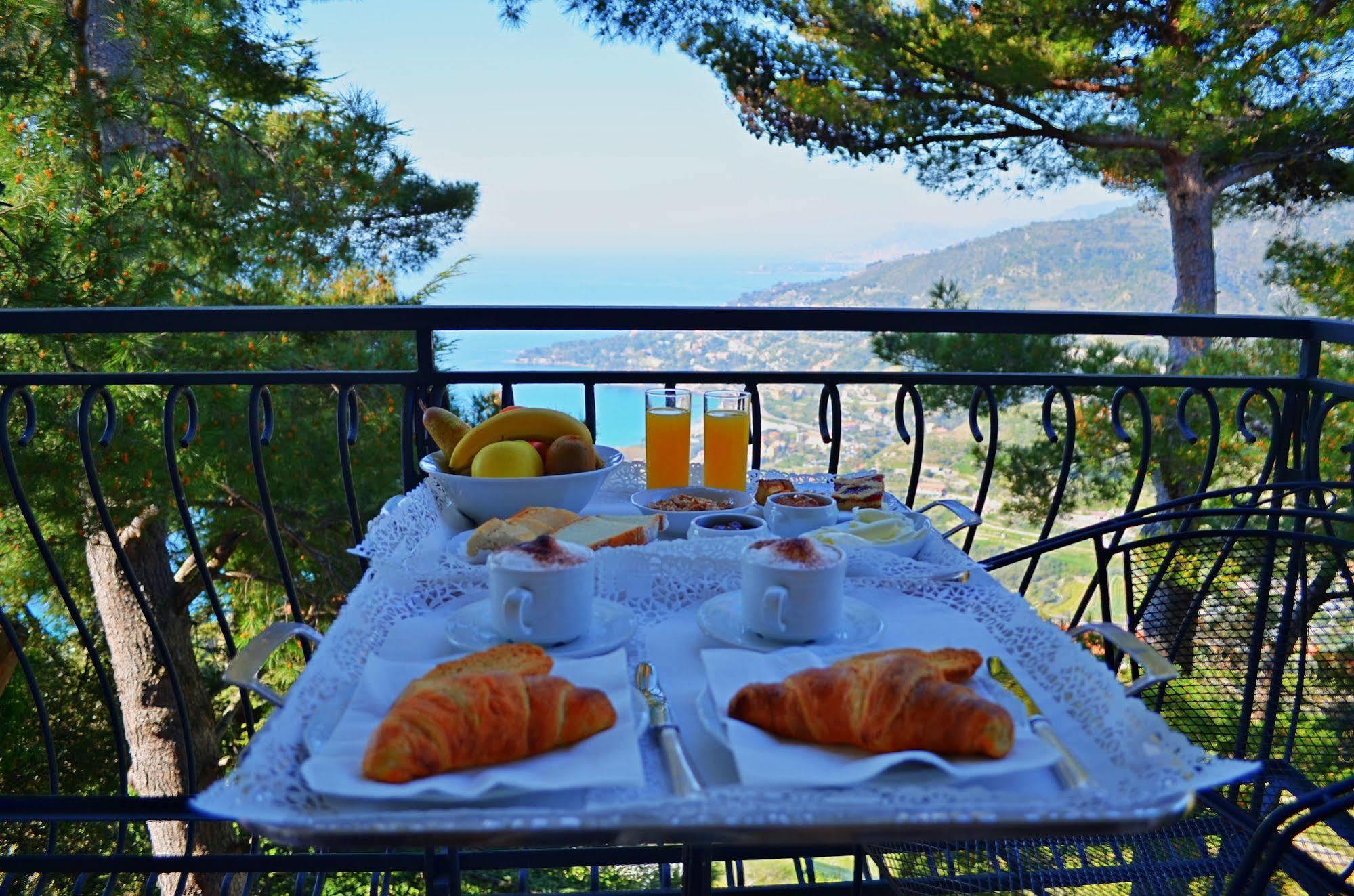 La Riserva Di Castel D'Appio- Charme & Relax Ventimiglia Luaran gambar
